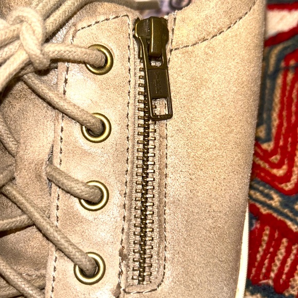 BORN Leather PALOMA Lace-Up SNEAKERS Size 9M D88037 Only worn 3X VERY GOOD SHAPE - Picture 4 of 11